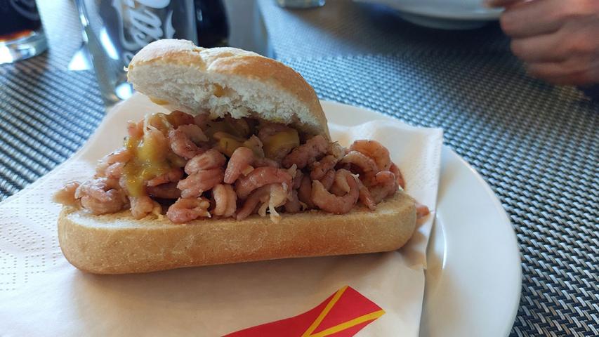 Ein frisches Krabbenbrötchen