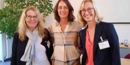 Auch Marion Gaudlitz (li.), stellvertretende Landesvorsitzende des ASB Schleswig-Holstein, und Bettina Spechtmeyer-Högel (re.) freuten sich über die Wahl der neuen ASB-Präsidentin Katarina Barley (Mitte).